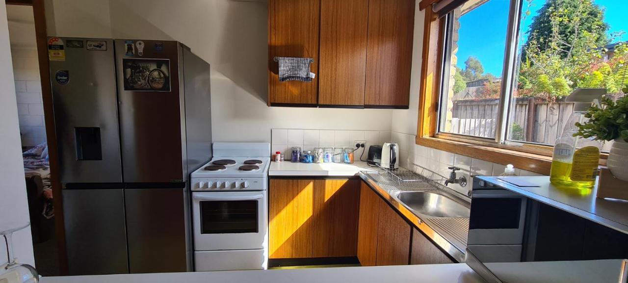 Waratah Waterfall Retreat Unit 1 Free Pay Tv In Two Rooms Free Wifi Exteriör bild