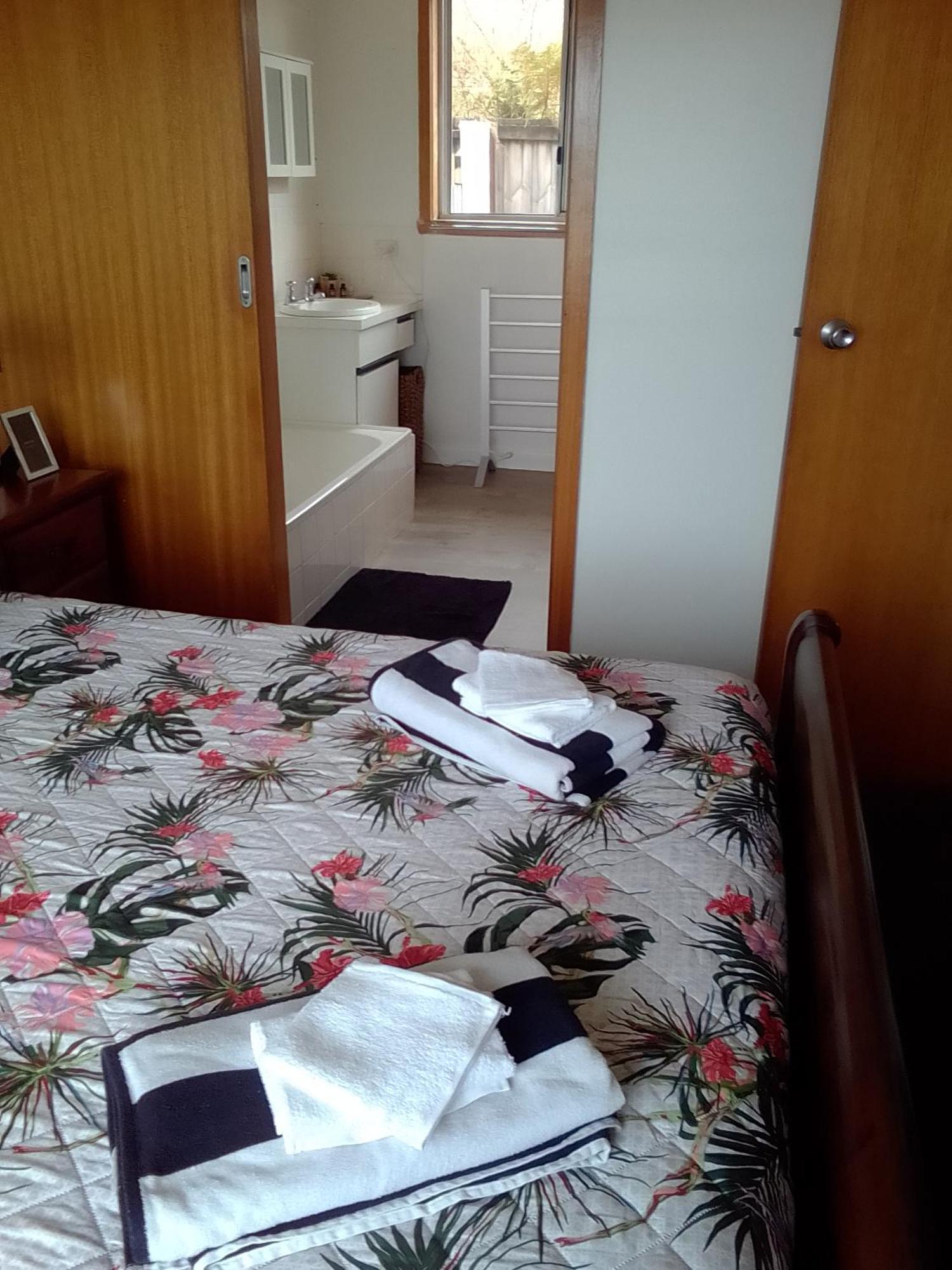 Waratah Waterfall Retreat Unit 1 Free Pay Tv In Two Rooms Free Wifi Exteriör bild
